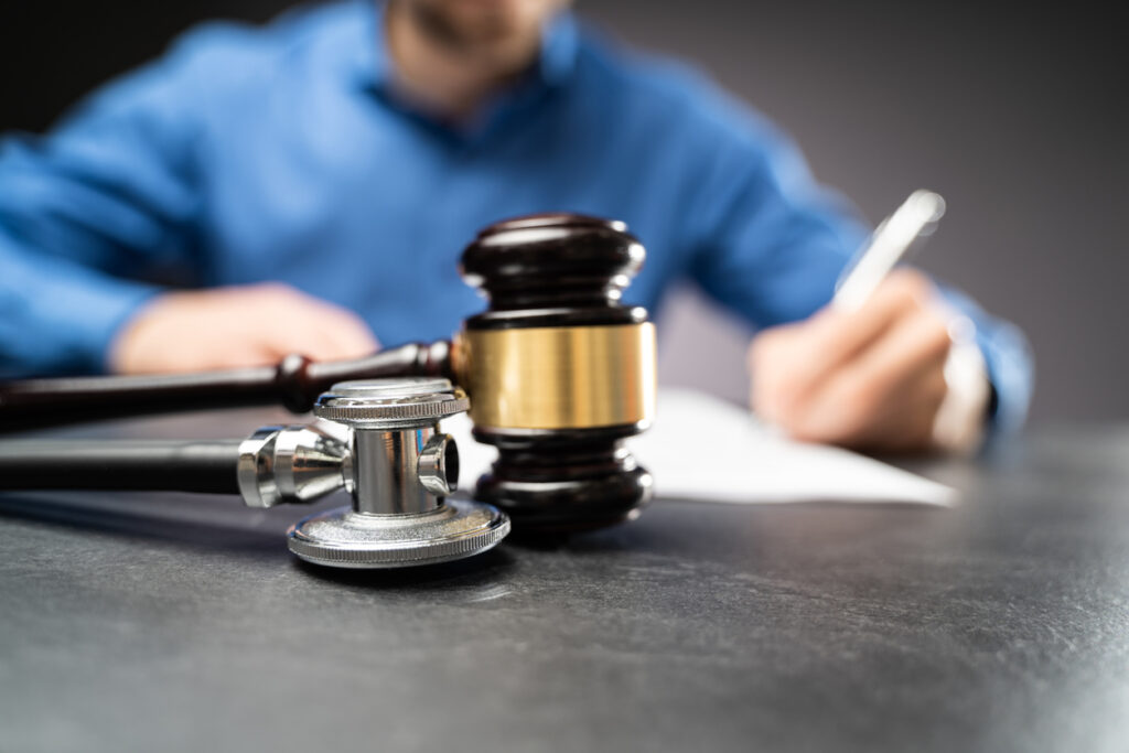The Difference Between Medical Malpractice vs. Negligence